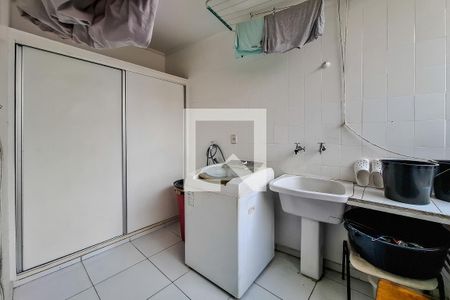 Casa à venda com 220m², 3 quartos e 2 vagas Casa à venda com 220m², 3 quartos e 2 vagasÁrea de Serviço