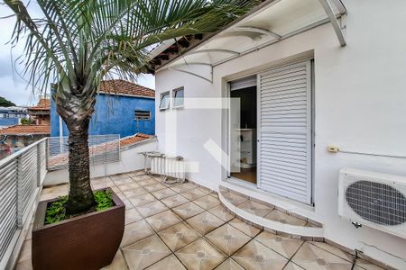Casa à venda com 220m², 3 quartos e 2 vagas Casa à venda com 220m², 3 quartos e 2 vagasQuarto varanda