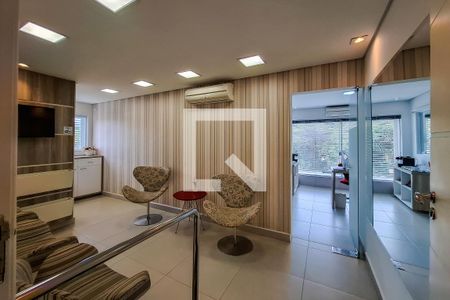 Casa à venda com 220m², 3 quartos e 2 vagas Casa à venda com 220m², 3 quartos e 2 vagasEdícula