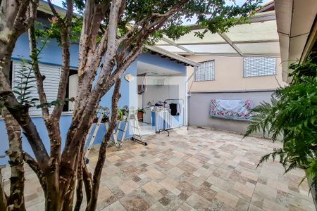 Casa à venda com 220m², 3 quartos e 2 vagas Casa à venda com 220m², 3 quartos e 2 vagasÁrea Externa