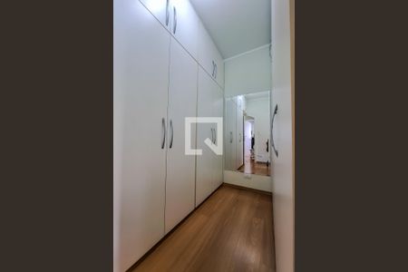 Casa à venda com 220m², 3 quartos e 2 vagas Casa à venda com 220m², 3 quartos e 2 vagasCorredor