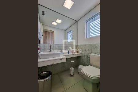 Casa à venda com 220m², 3 quartos e 2 vagas Casa à venda com 220m², 3 quartos e 2 vagasEdícula