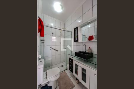 Casa à venda com 220m², 3 quartos e 2 vagas Casa à venda com 220m², 3 quartos e 2 vagasBanheiro de Serviço