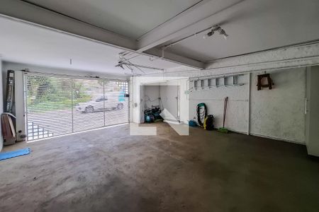 Casa à venda com 220m², 3 quartos e 2 vagas Casa à venda com 220m², 3 quartos e 2 vagasGaragem