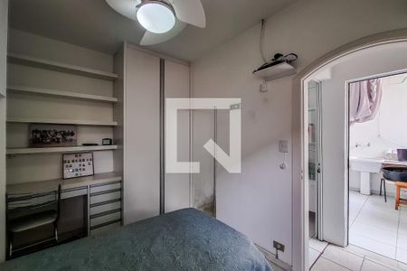Casa à venda com 220m², 3 quartos e 2 vagas Casa à venda com 220m², 3 quartos e 2 vagasQuarto de Serviço