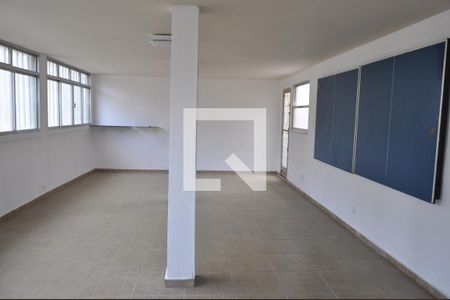 Casa de condomínio à venda com 130m², 3 quartos e 1 vagaSalão