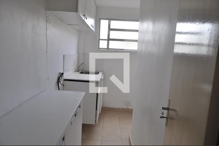 Casa de condomínio à venda com 130m², 3 quartos e 1 vagaÁrea de Serviço