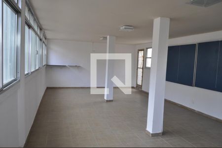 Casa de condomínio à venda com 130m², 3 quartos e 1 vagaSalão