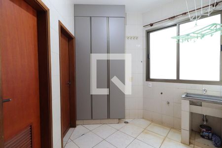 Apartamento para alugar com 171m², 3 quartos e 2 vagasÁrea de Serviço