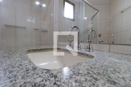 Apartamento para alugar com 171m², 3 quartos e 2 vagasBanheiro da Suíte 1