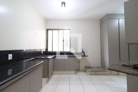 Apartamento para alugar com 171m², 3 quartos e 2 vagasCozinha