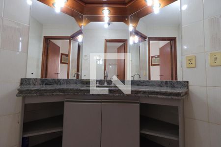 Apartamento para alugar com 171m², 3 quartos e 2 vagasBanheiro da Suíte 2 e 3