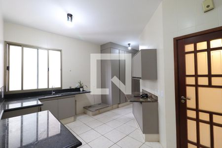 Apartamento para alugar com 171m², 3 quartos e 2 vagasCozinha