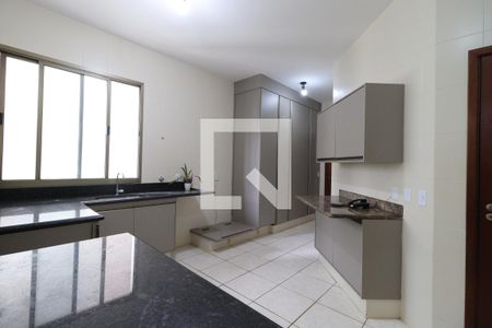 Apartamento para alugar com 171m², 3 quartos e 2 vagasCozinha