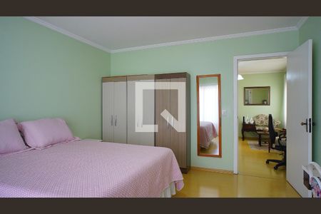 Casa à venda com 234m², 4 quartos e 2 vagasSuíte