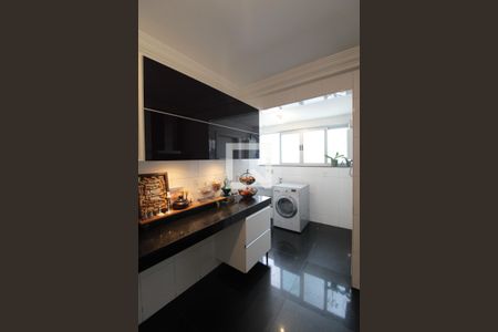 Apartamento à venda com 156m², 4 quartos e 3 vagasCozinha e Área de Serviço