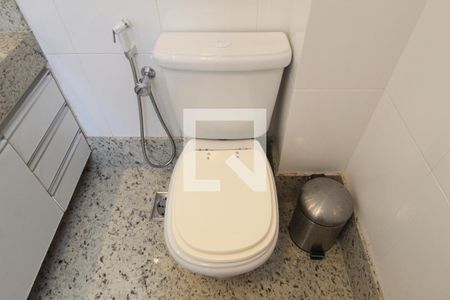 Apartamento à venda com 156m², 4 quartos e 3 vagasBanheiro da Suíte 1