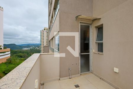 Studio à venda com 68m², 1 quarto e 2 vagas Studio à venda com 68m², 1 quarto e 2 vagasVaranda