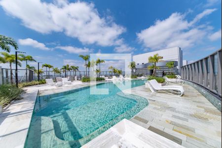 Studio à venda com 31m², 1 quarto e sem vaga Studio à venda com 31m², 1 quarto e sem vagaPiscina