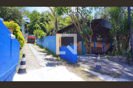 Casa para alugar com 300m², 4 quartos e 5 vagasFachada