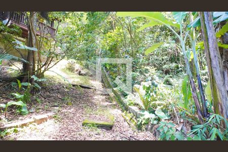 Casa para alugar com 300m², 4 quartos e 5 vagasPátio