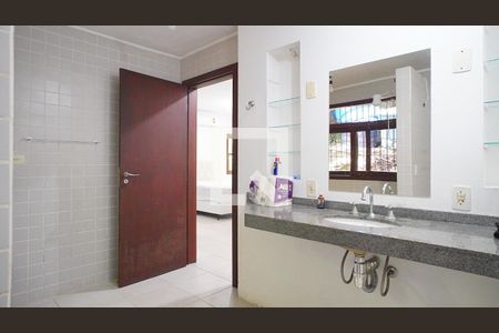 Casa para alugar com 300m², 4 quartos e 5 vagasBanheiro suite