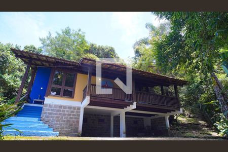 Casa para alugar com 300m², 4 quartos e 5 vagasFachada