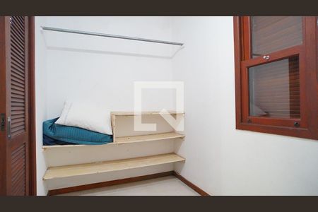Casa para alugar com 300m², 4 quartos e 5 vagasCloset