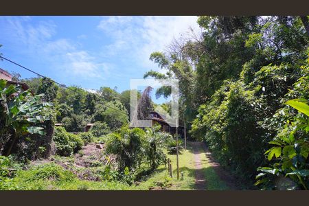 Casa para alugar com 300m², 4 quartos e 5 vagasFachada