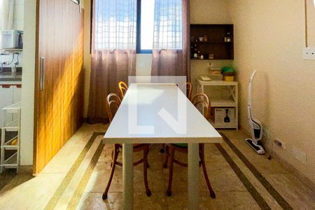 Apartamento para alugar com 238m², 3 quartos e 3 vagasCopa