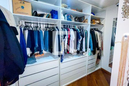 Apartamento para alugar com 238m², 3 quartos e 3 vagasCloset
