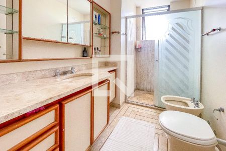 Apartamento para alugar com 238m², 3 quartos e 3 vagasBanheiro da Suíte 1