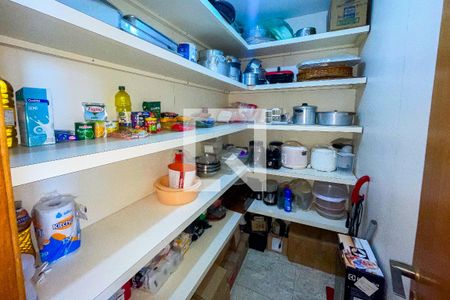 Apartamento para alugar com 238m², 3 quartos e 3 vagasDespensa