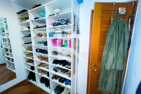 Apartamento para alugar com 238m², 3 quartos e 3 vagasCloset
