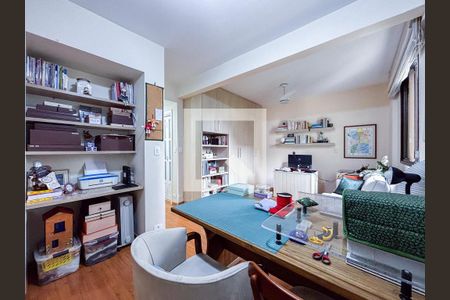 Apartamento à venda com 130m², 2 quartos e 3 vagas