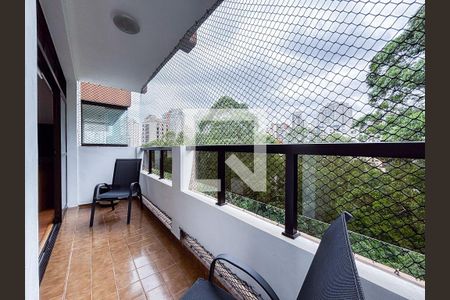 Apartamento à venda com 130m², 2 quartos e 3 vagas