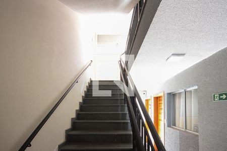 Apartamento à venda com 35m², 2 quartos e 1 vagaescada