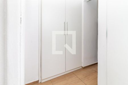 Roupeiro / Corredor de apartamento para alugar com 2 quartos, 75m² em Água Branca, São Paulo