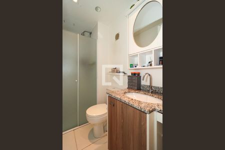 Apartamento à venda com 70m², 2 quartos e 2 vagas Apartamento à venda com 70m², 2 quartos e 2 vagasBanheiro