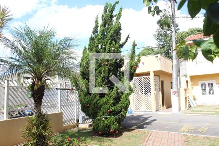Casa de condomínio para alugar com 68m², 2 quartos e 2 vagasFachada
