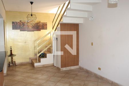 Casa de condomínio para alugar com 68m², 2 quartos e 2 vagasSala