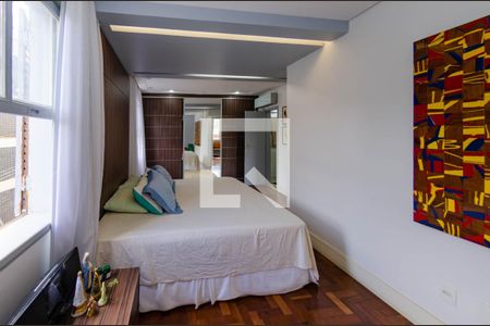 Apartamento à venda com 160m², 2 quartos e 1 vagaSuíte