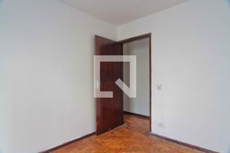 Casa à venda com 180m², 3 quartos e 5 vagas Casa à venda com 180m², 3 quartos e 5 vagasQuarto 2