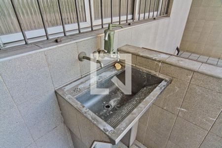 Casa à venda com 180m², 3 quartos e 5 vagas Casa à venda com 180m², 3 quartos e 5 vagasÁrea de Serviço