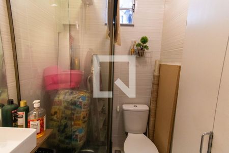 Apartamento à venda com 80m², 2 quartos e 1 vaga Apartamento à venda com 80m², 2 quartos e 1 vagaBanheiro da Suíte