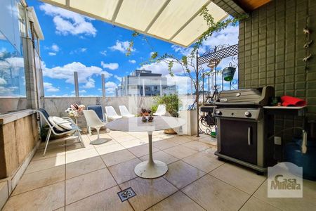 Apartamento à venda com 250m², 4 quartos e 5 vagas Apartamento à venda com 250m², 4 quartos e 5 vagasTerraço