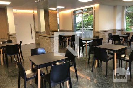 Apartamento à venda com 250m², 4 quartos e 5 vagas Apartamento à venda com 250m², 4 quartos e 5 vagasÁrea comum