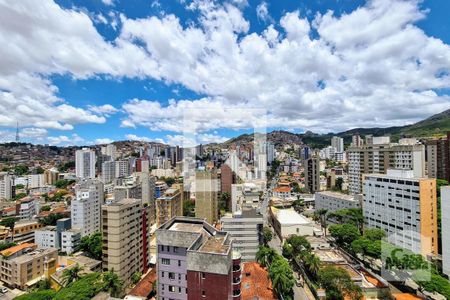 Apartamento à venda com 250m², 4 quartos e 5 vagas Apartamento à venda com 250m², 4 quartos e 5 vagasVista