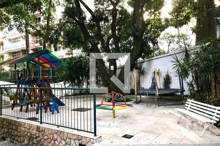 Apartamento à venda com 250m², 4 quartos e 5 vagas Apartamento à venda com 250m², 4 quartos e 5 vagasÁrea comum