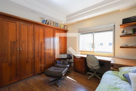 Apartamento à venda com 453m², 5 quartos e 4 vagasQuarto 2